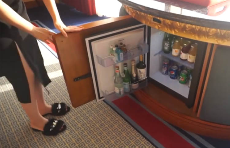 迪拜帆船酒店5万一天,迪拜帆船酒店不怕水涨吗