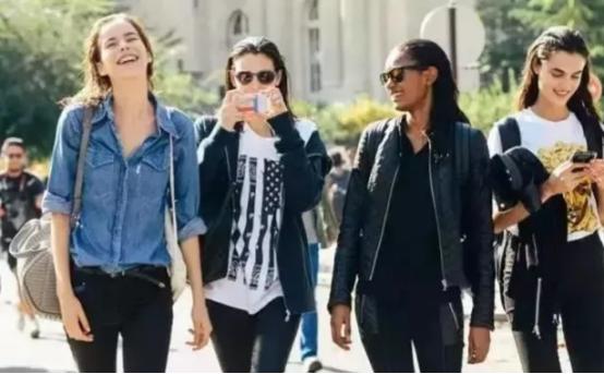 今年潮流短裤,今年牛仔短裤流行色