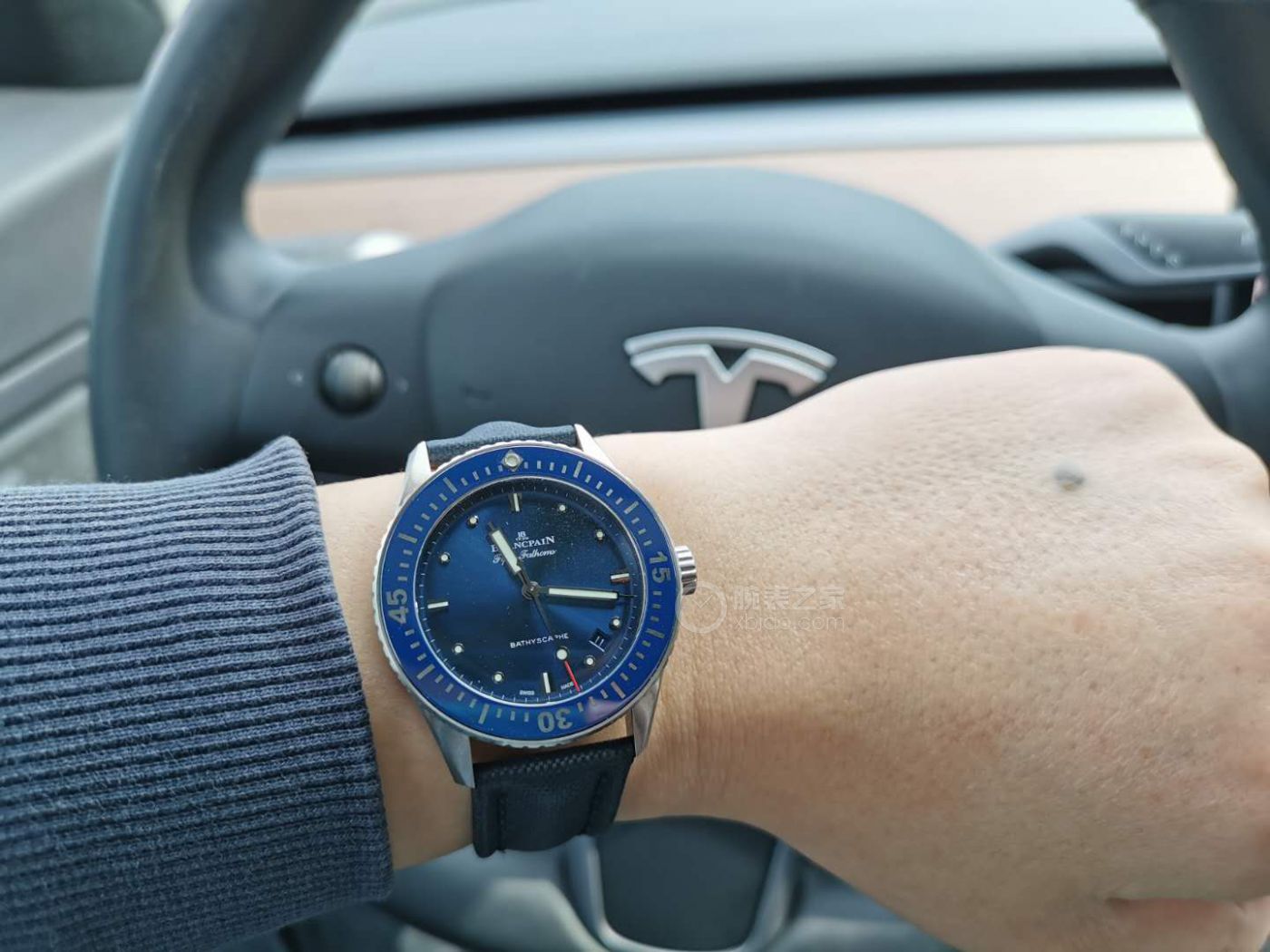 五十噚钢款手表 (五十噚钢款戴久是不是褪色)