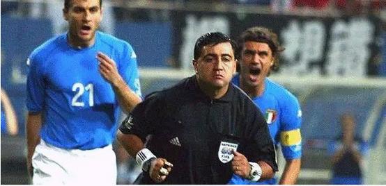 一周资讯丨新泰王和“保镖”结婚!?海底捞黑人小哥表演拉面!