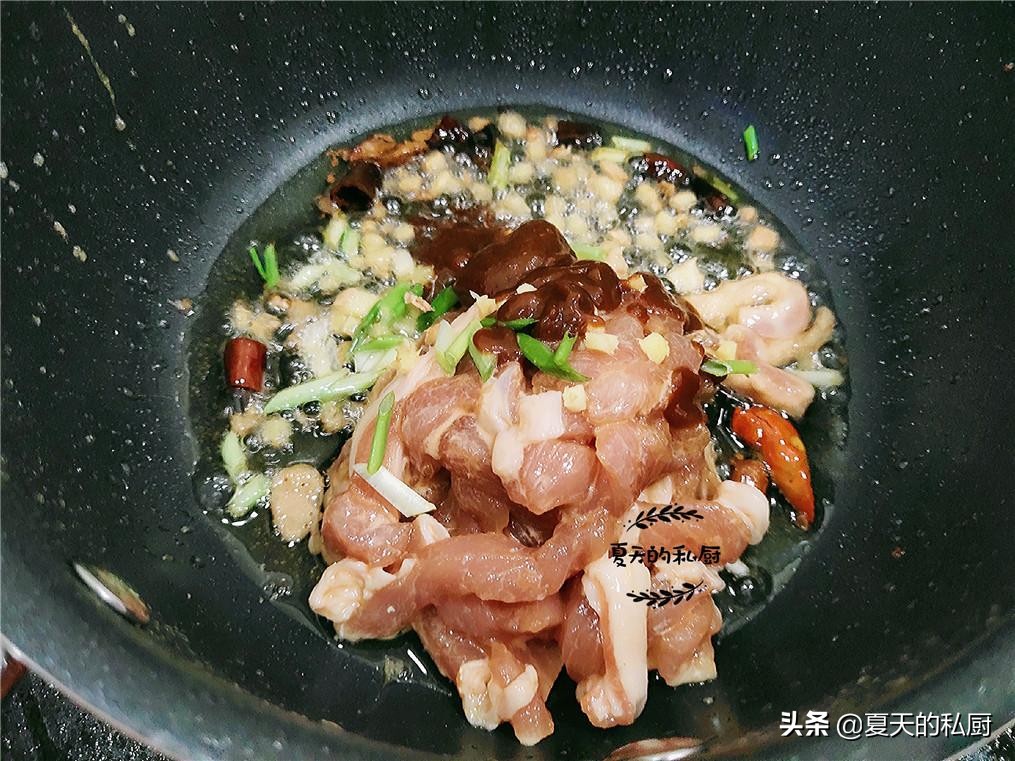 怎样使炒好的蒜苔持久不变色,蒜苔有点老怎么炒好吃