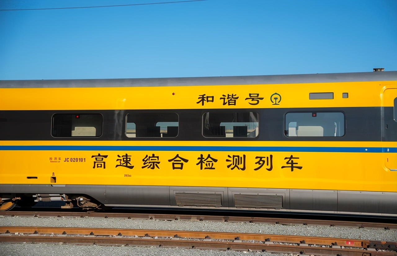 高铁铁轨为什么有很多石头,高铁那么快铁轨上有障碍怎么办