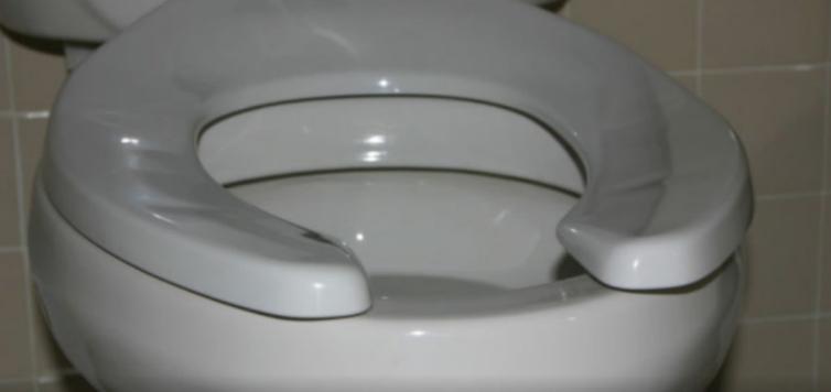 马桶怎么用干净又卫生呢,马桶圈用完了应该掀上去吗