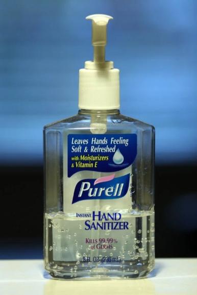 美国空军退役军人囤1万多瓶手消毒剂,准备卖高价,遭网站封号