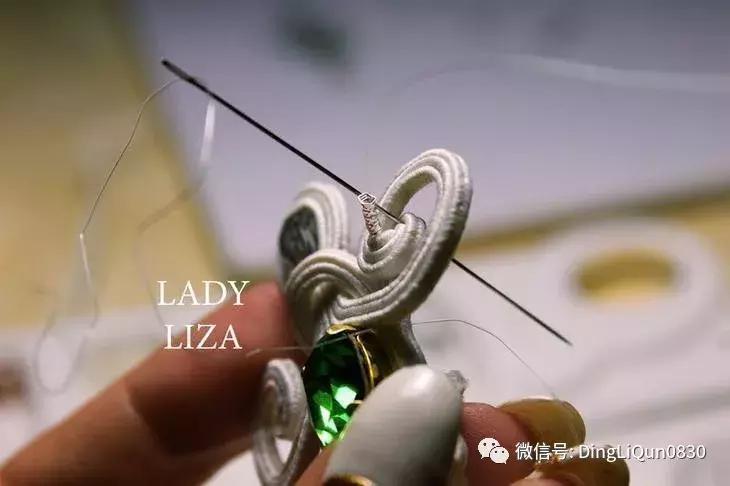 珍珠手工串珠教程,串珠教程简单优雅的s型珍珠耳坠