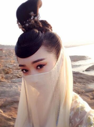 女子网上买了个狐仙供奉，白天变得越来越美，晚上却因此丑陋