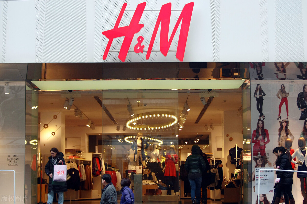 阿迪耐克网上疯抢,耐克阿迪还是有很多人买