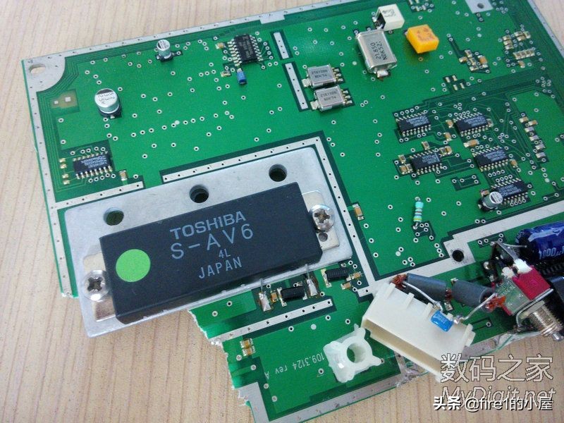 废品堆里淘了一堆电子元件，看看都有什么