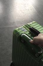 行李箱测评丨网易X选拉杆易卡阻,109元的喜朗顿侧提把不耐用