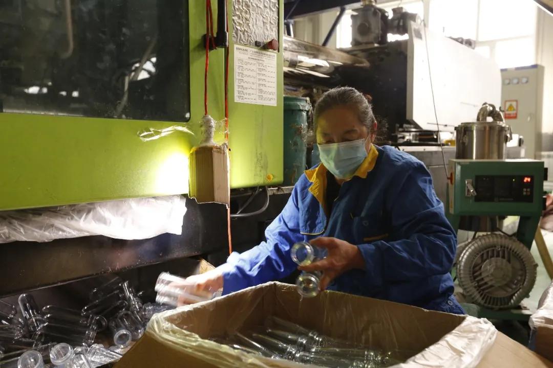 新疆乌鲁木齐有序复工复产,乌鲁木齐在全国率先复工复产