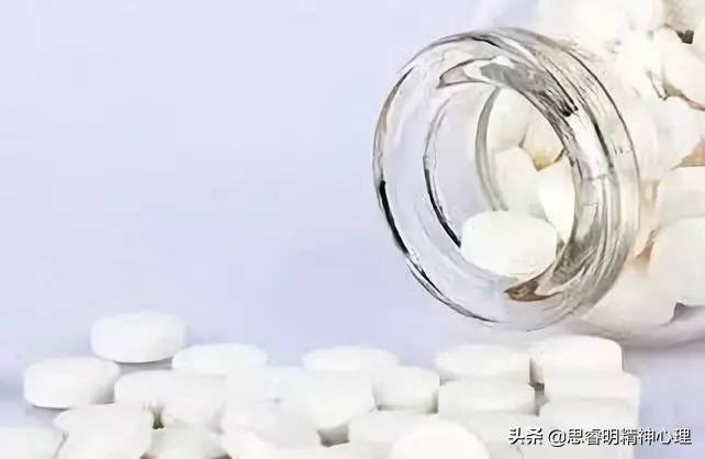 抗精神病药物的副作用怎么消除,吃抗精神病药的后果