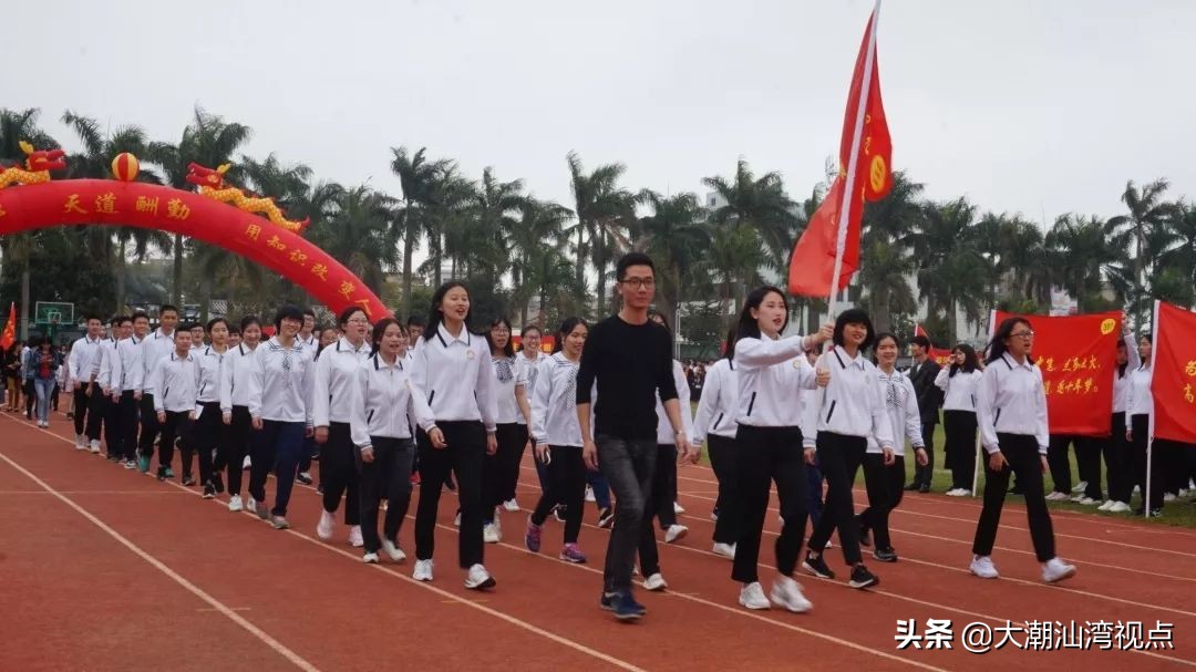 潮汕哪个学校校服最好看,潮汕校服排名前十