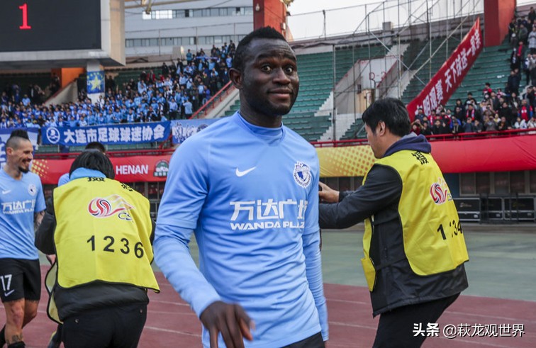 默滕斯调侃哈姆西克视频,默滕斯在哪个队