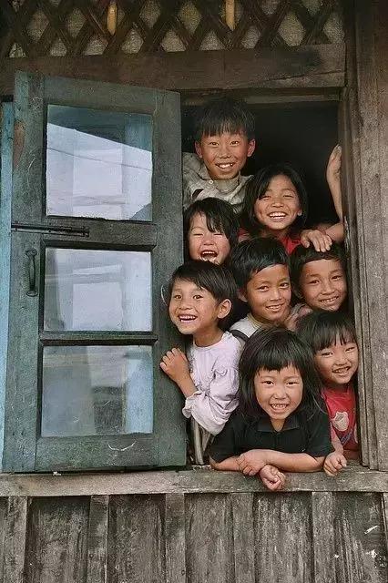 世界微笑日美好生活藏在眼角眉梢,世界微笑日送你最美微笑