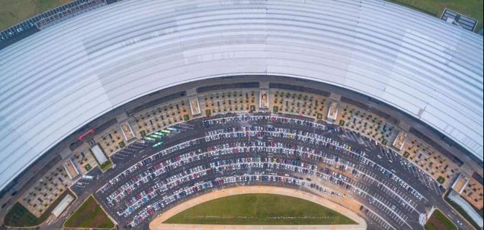 十年前的你我爱搭不理,十年前爱理不理十年后你高攀不起