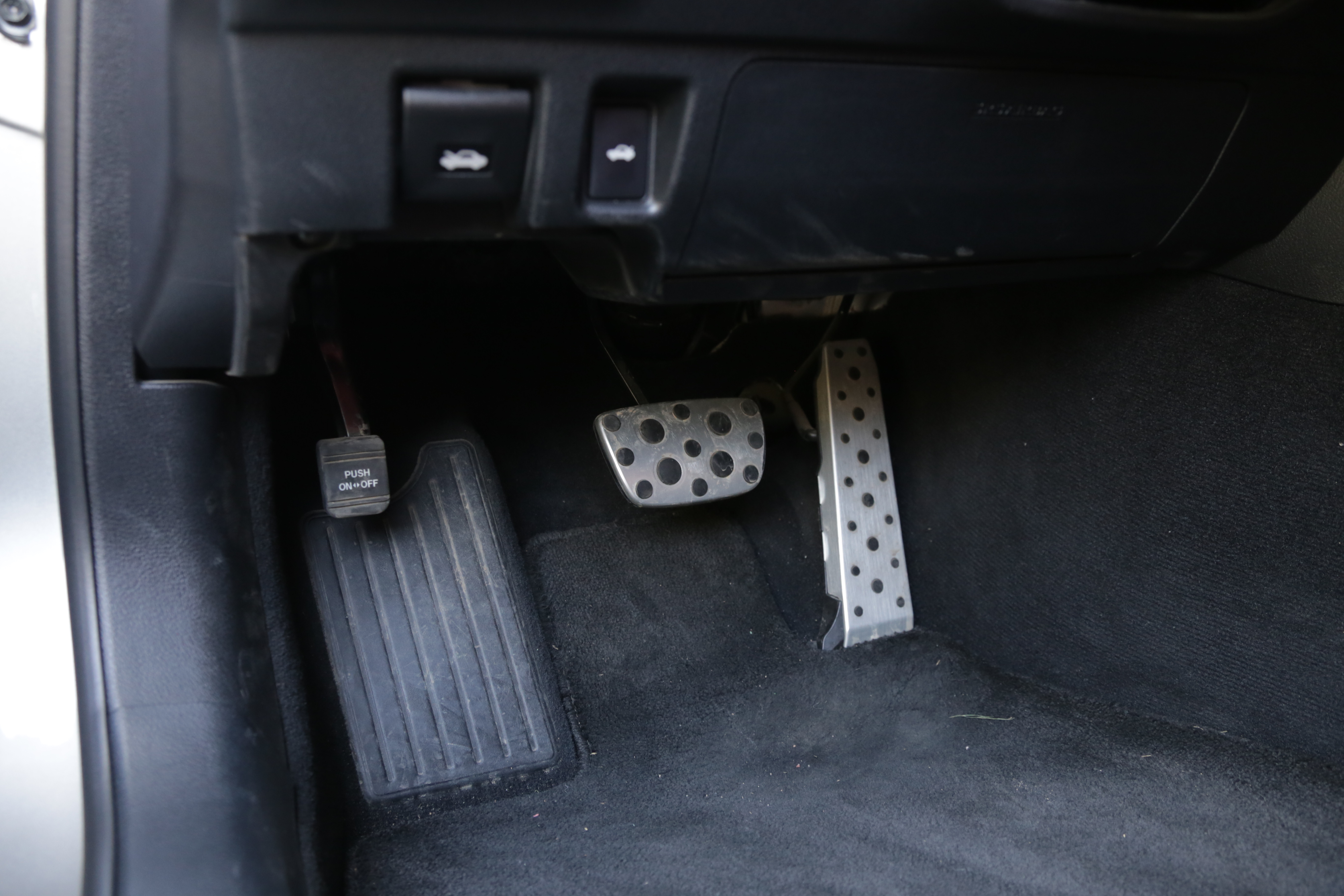 雷克萨斯IS300体验报告：我没法再做一个“肉人”