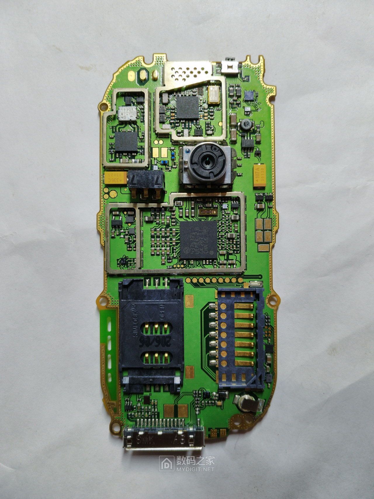 十五年前的直板机皇诺基亚NOKIA7610拆解，时代艳惊四座的设计！