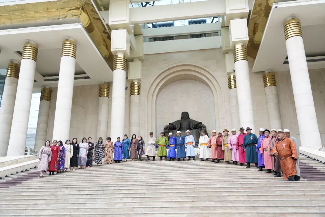 中华第一车:全程6天5夜,单程超6000元仍一票难求