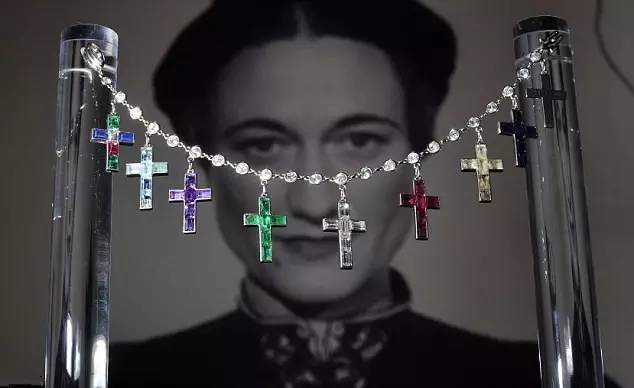 英国历史上最禁断的爱恋：国王退位，只为与她成婚