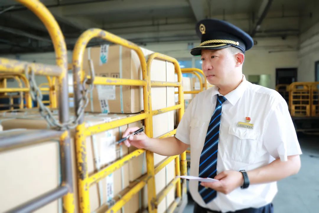 雨天车辆安全锦囊,雨天出行安全小锦囊