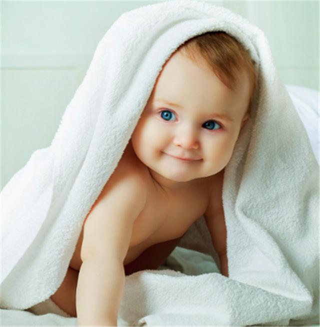 新生儿十五天肚子鼓鼓是什么原因,新生儿出生后肚子发硬怎么回事