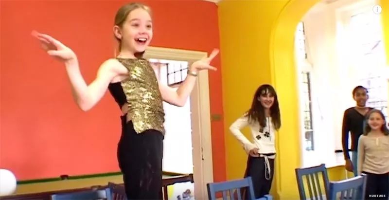 没有大人管的小孩子,没有大人管的孩子