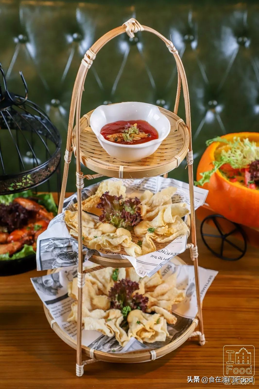 澳门探店｜新马路有一家人气斜坡西餐厅！菠萝BB猪必吃