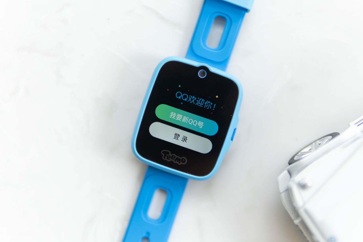 不在孩子身旁也守护安全,糖猫A10儿童电话手表,宝贝家长都喜欢