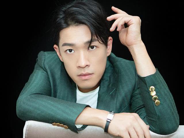 张丰毅与张博宇同台,张博宇张丰毅近照