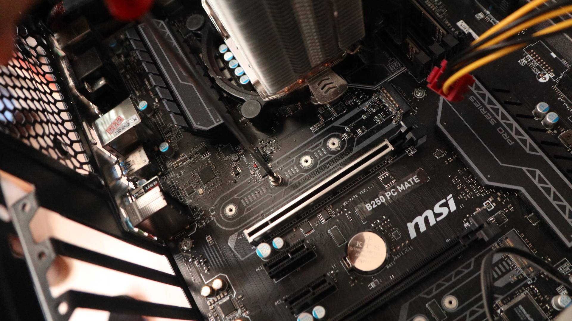 这样撞击只要+500块。就可以把配置提升三个档次，畅玩游戏都不卡