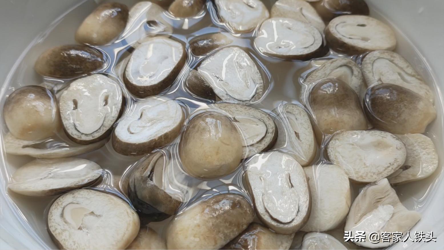 孩子不爱吃饭？试试一锅三鲜开胃汤，顺滑好喝营养高，做法很简单