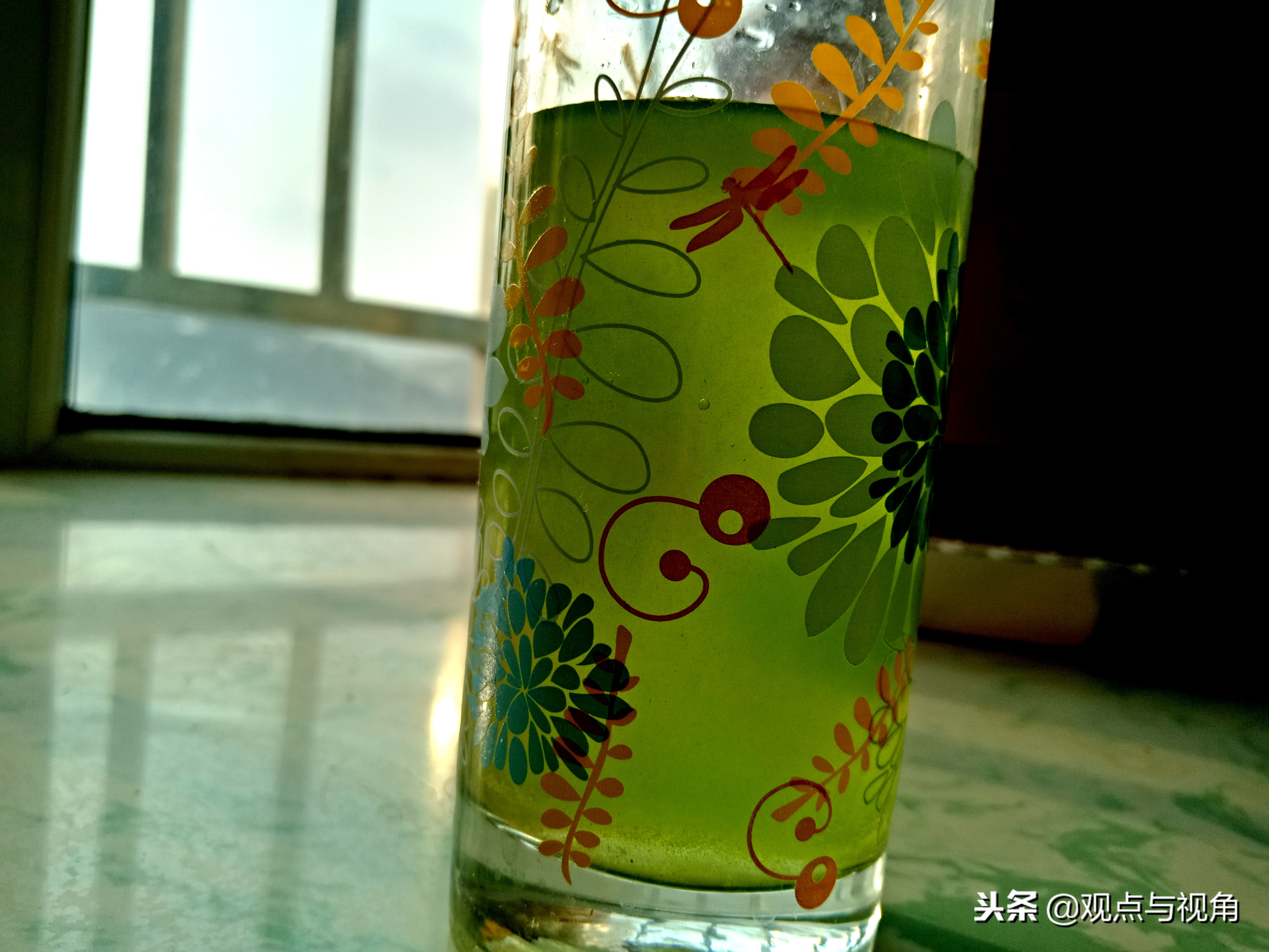 防止饮水机出现污垢用什么,柜式饮水机长期不洗有多脏