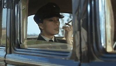 “豪放”女星和富豪认识2月闪婚，两度复出均失败，频繁被传婚变