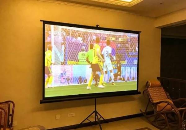 怎么选便宜又好用的投影仪,如何选购500元投影仪呢