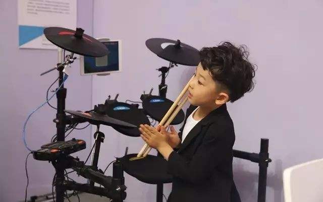 何谓奶头乐,啥叫奶头乐现象