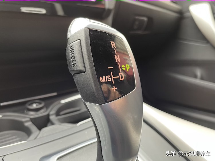 宝马2系敞篷回头率,宝马2系敞篷轿跑小姐姐的最爱