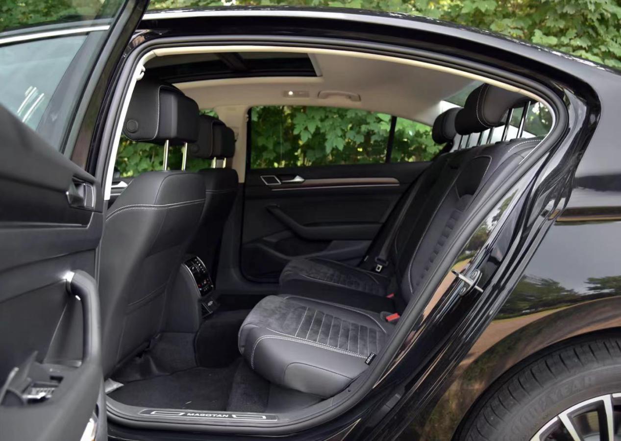 别克君越和大众迈腾试车,别克君越2.0t豪华版对比大众迈腾