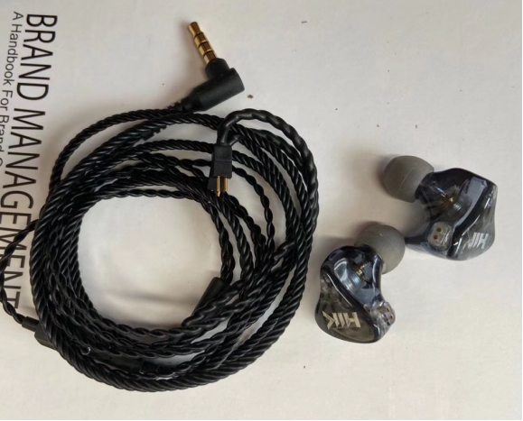 有线耳机type-c接口入耳式耳机,五款音质超好的入耳式耳机排行榜