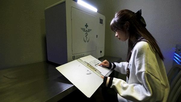 日夜不同科技感,春节潮玩创新方