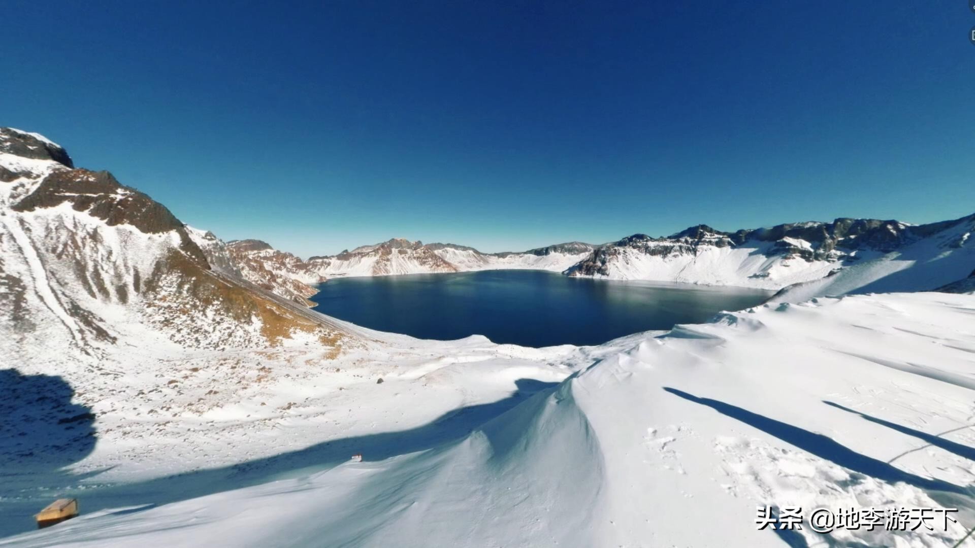 卫星地图看神秘的长白山,卫星地图中的长白山