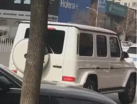 郭艾伦女朋友座驾,郭艾伦座驾曝光