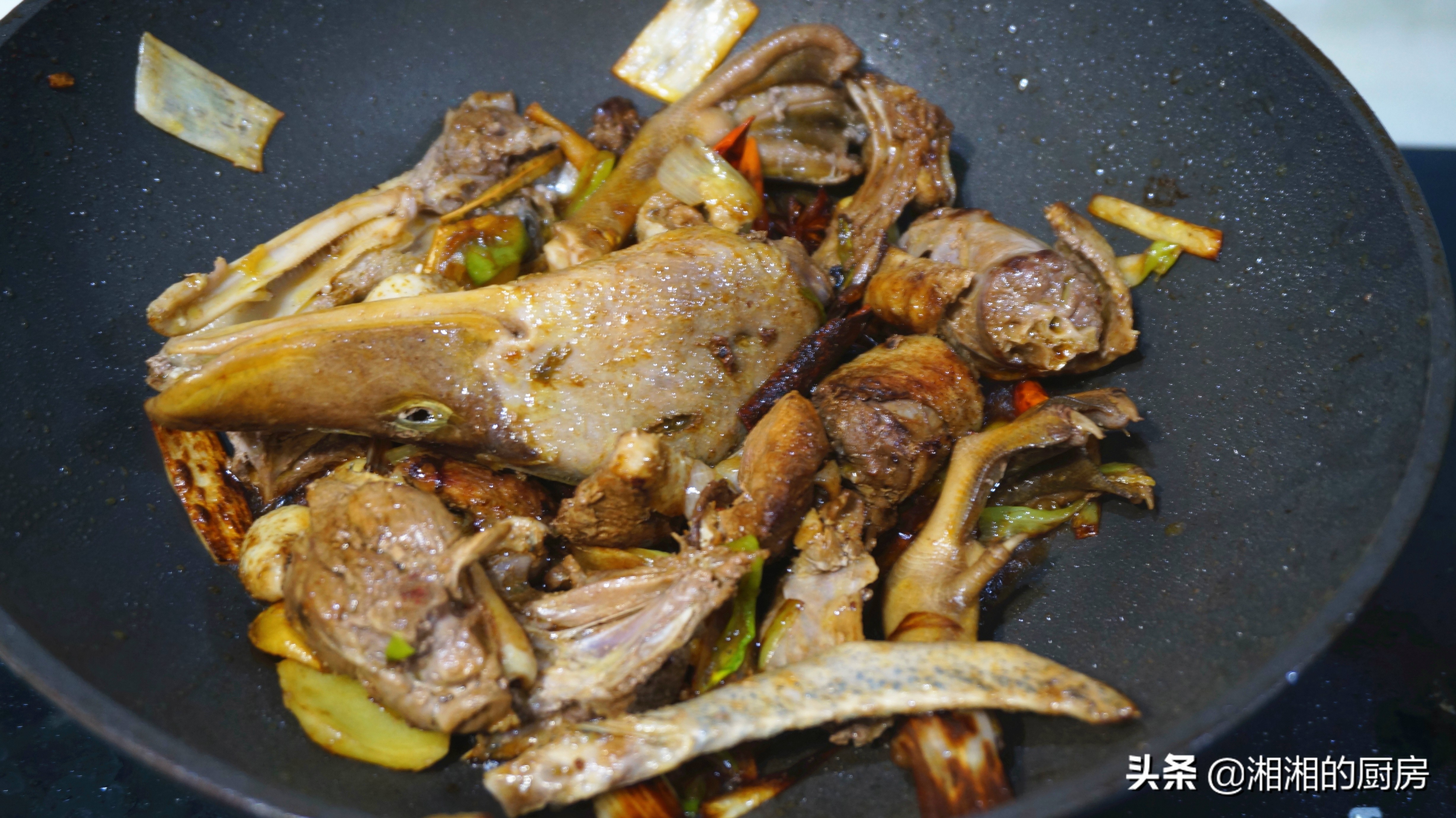 做鸭肉的时候怎么去鸭肉的腥味儿,鸭肉怎么煮才能去除腥味