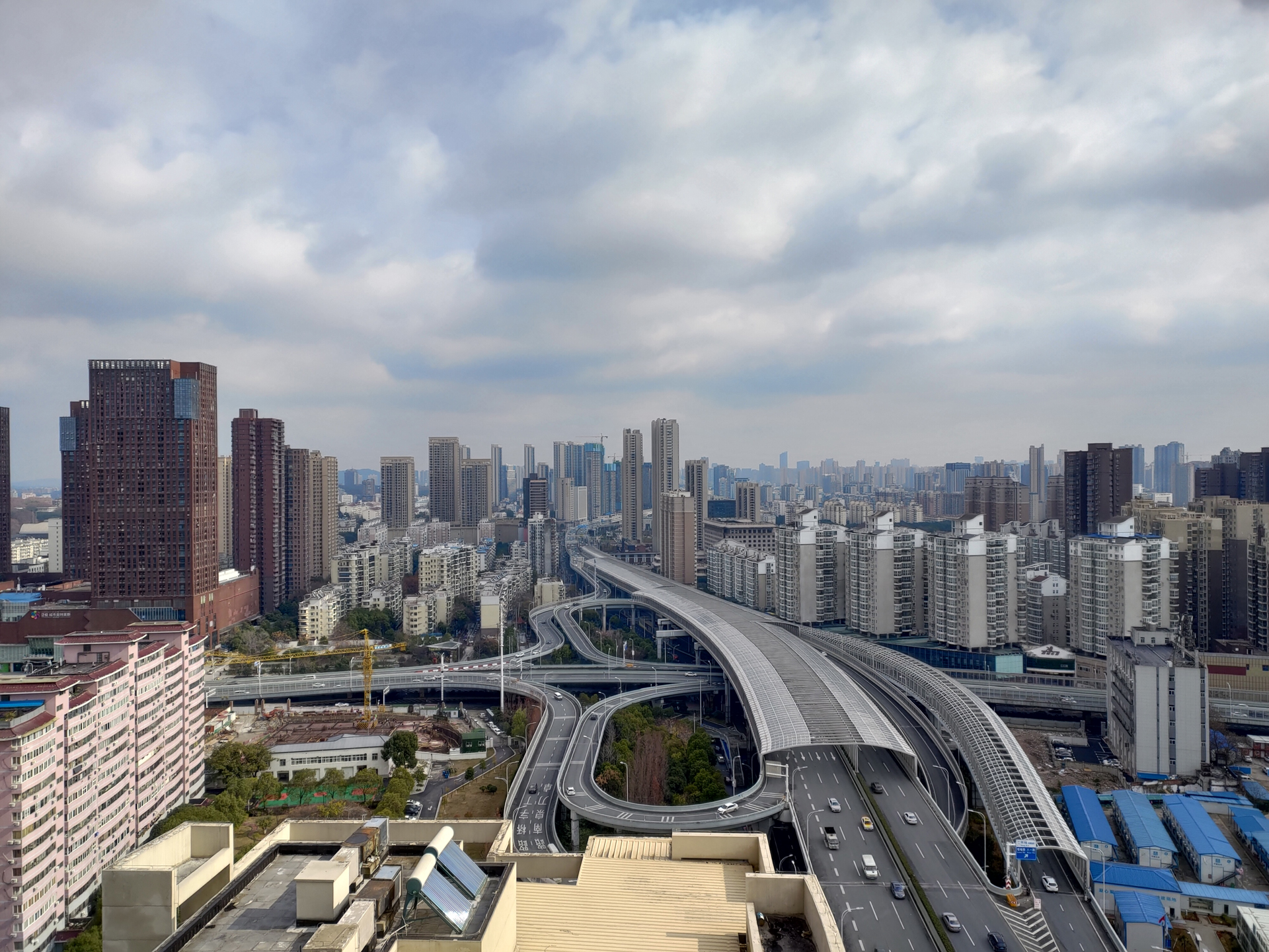 华硕rog2代游戏测评,华硕rog手机2代精英款