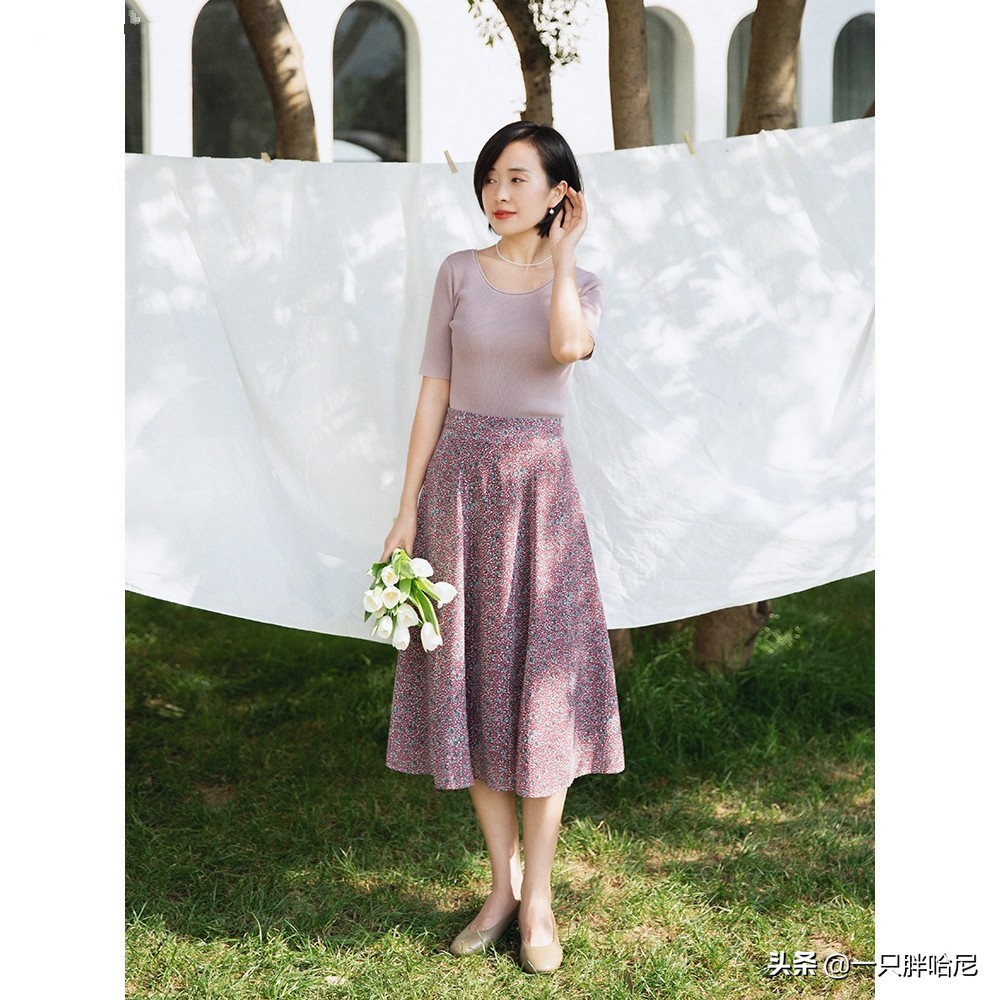 适合小个子穿的过膝裙子,最近很火的短裙子叫什么