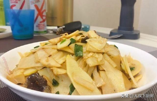 笋片怎么炒好吃又软,家常素炒笋片怎么做好吃