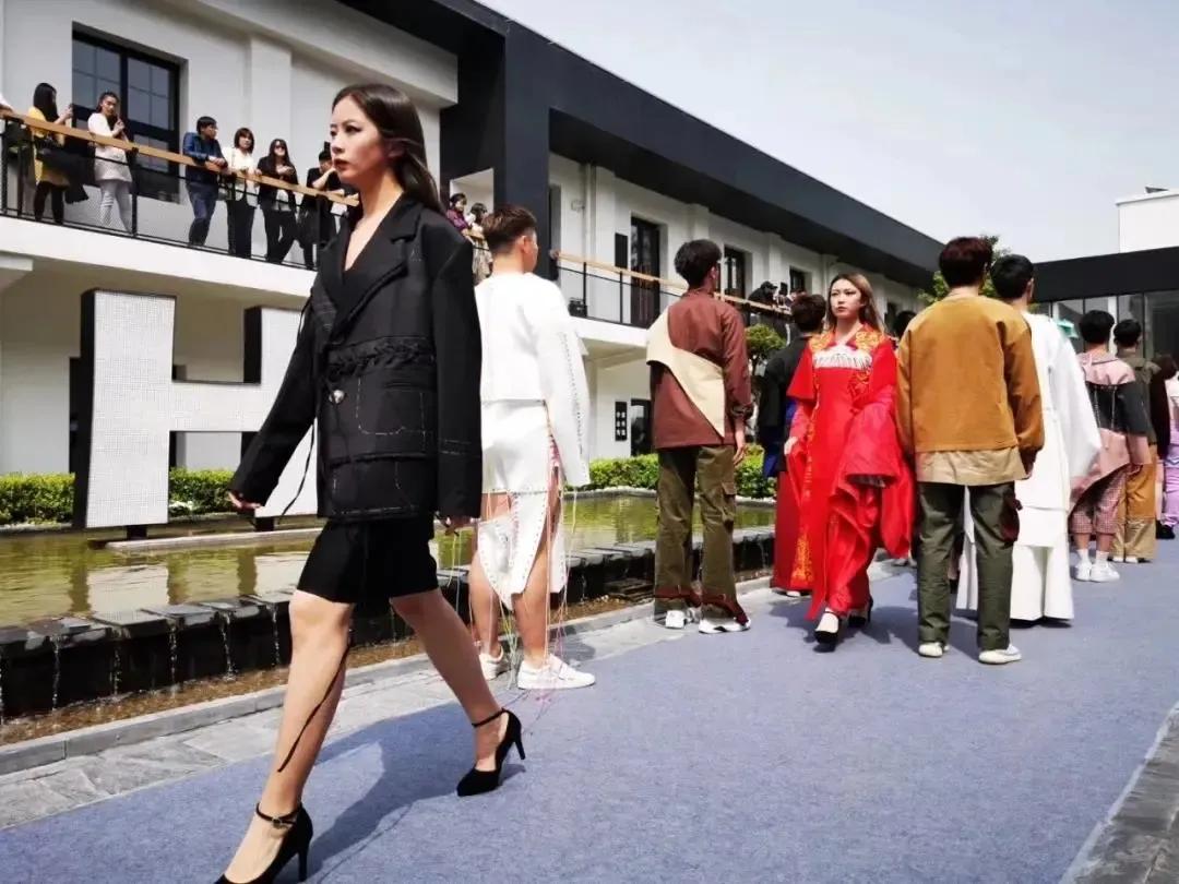 北京国际艺术学院,深圳国际艺术学校