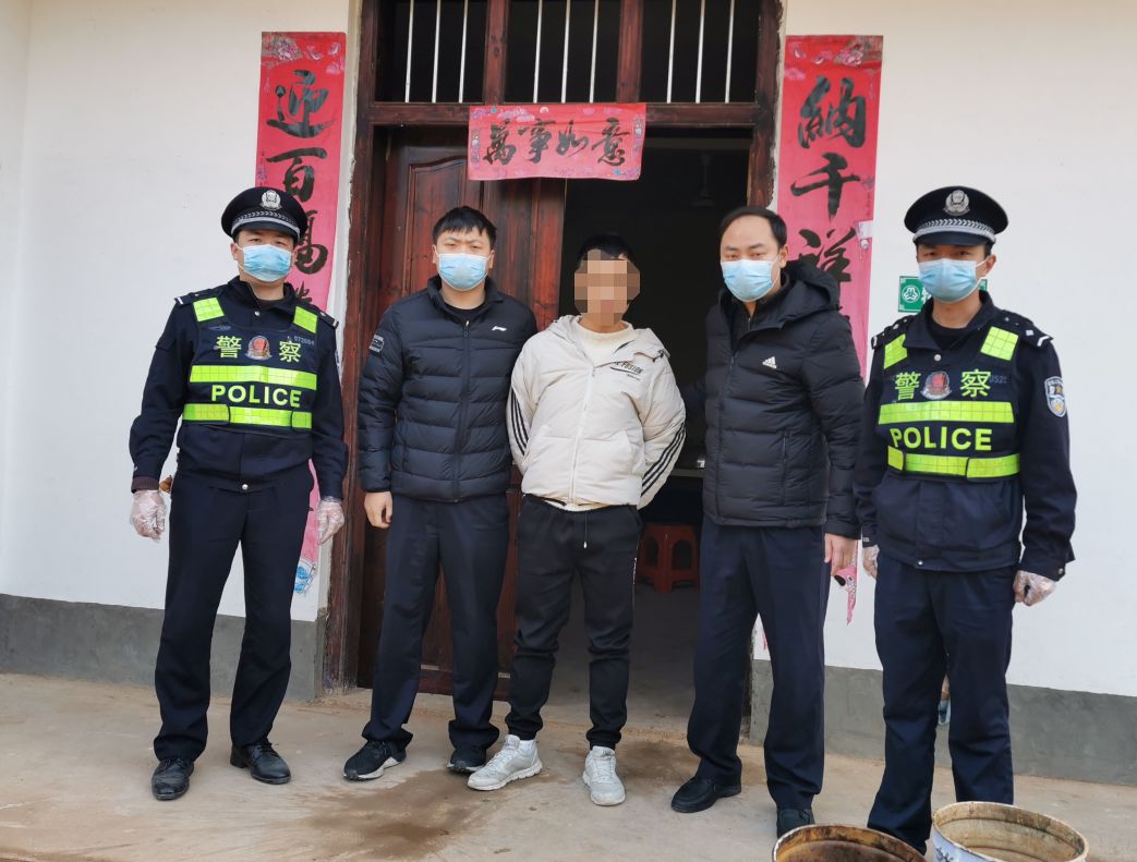 假卖口罩真诈骗民警循迹破案,男子虚构销售医用口罩诈骗600余万