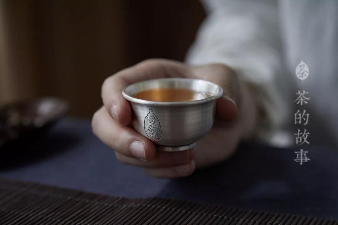 银杯喝茶优缺点,用银杯喝茶的好处与坏处