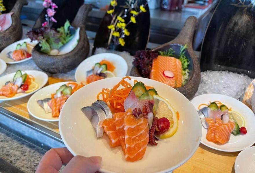 自助餐为啥总是吃几口就饱了,自助餐为什么一吃就饱了