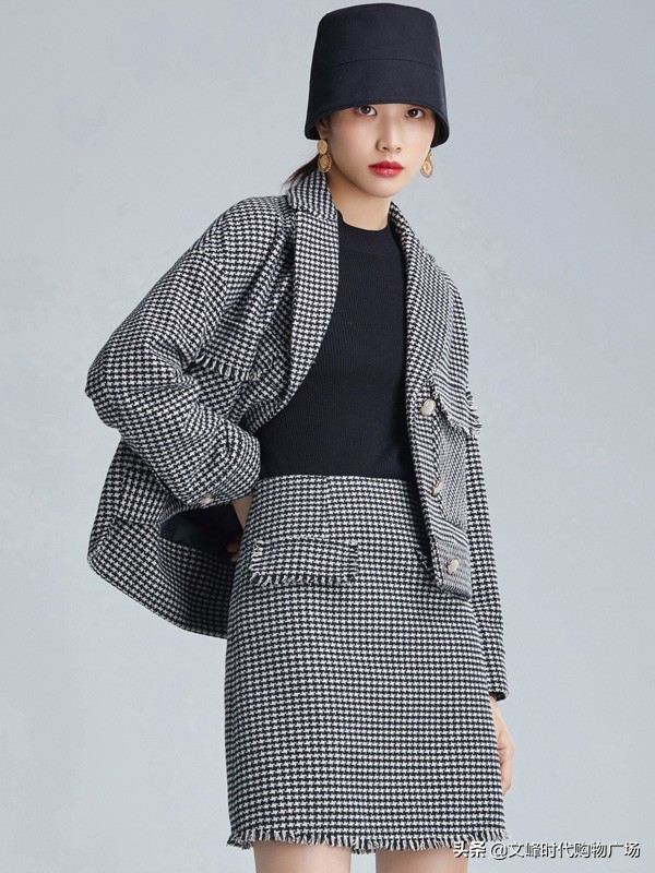 秋冬裙子怎么搭配才能好看,秋冬穿怎么样的裙子显得知性